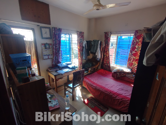 850 sft flat with Titas gas connection